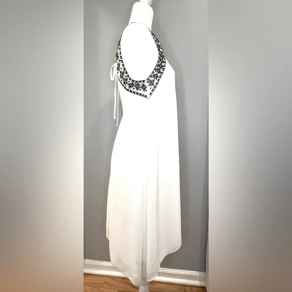 BCBGeneration Sheer, Flowing White Sleeveless Dress with Lining - Picture 4 of 13